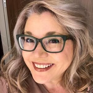 Meet your Posher, Laurie